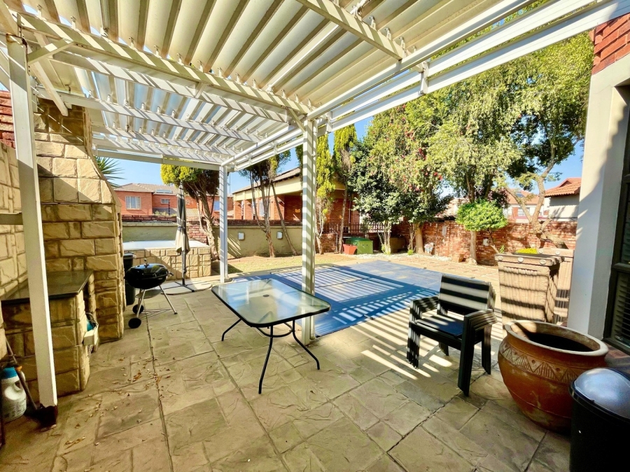 3 Bedroom Property for Sale in Waterval East North West